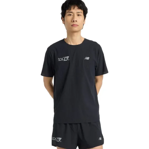 Hombre New Balance London Edition Race Day Ultra Light camiseta - SS25