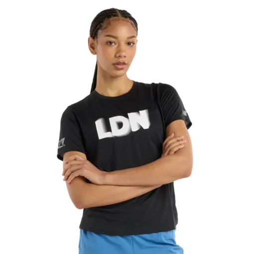 Mujer New Balance London Edition Athletics mujer camiseta running - SS25